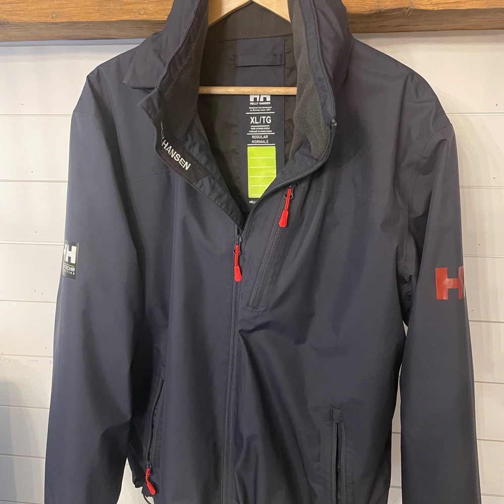 Men’s Helly Hansen crew sailing jacket. Excellent condition.